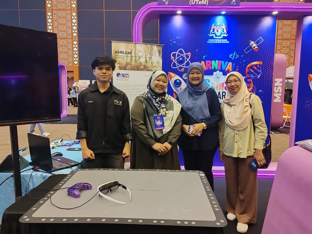 Exhibitor